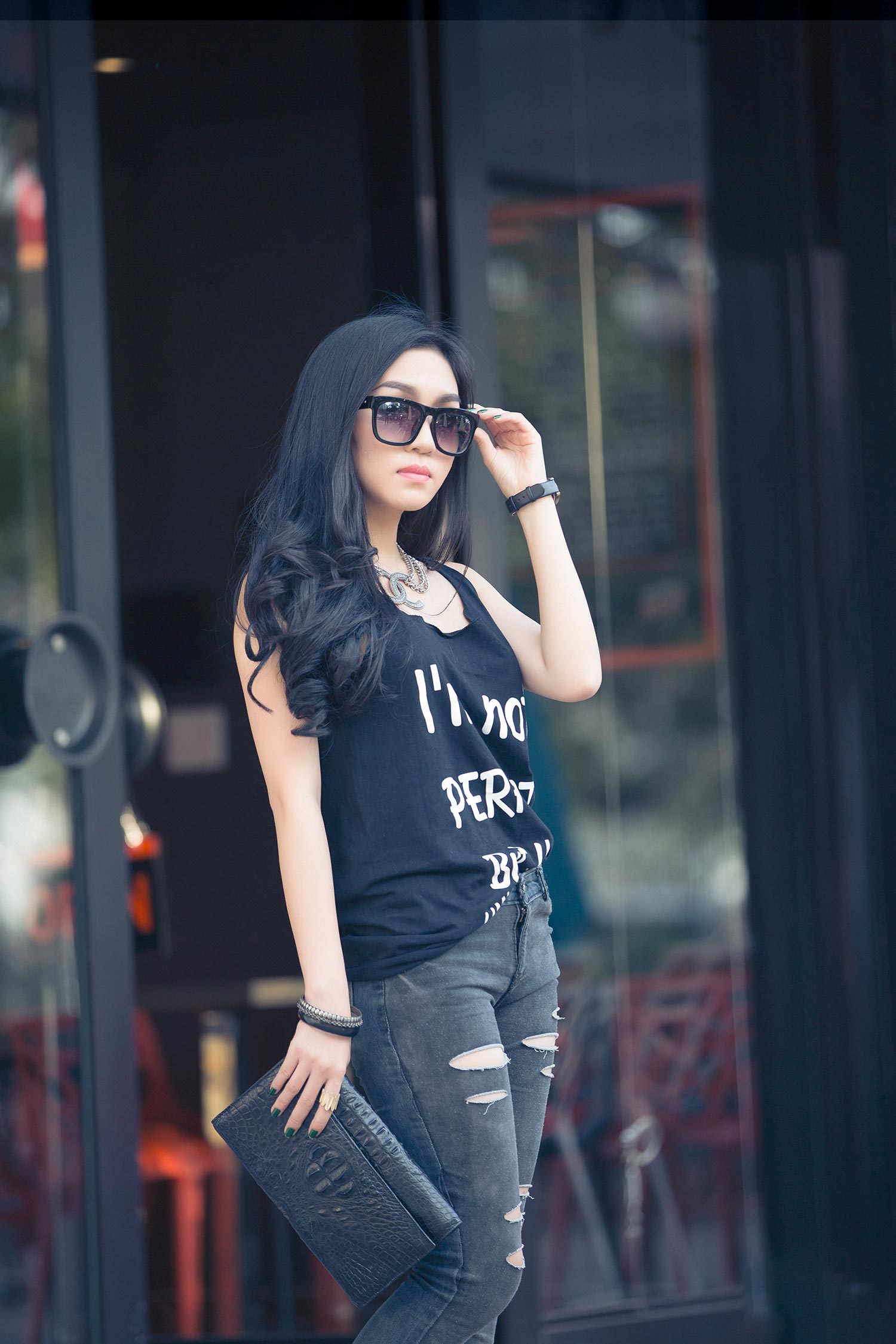 gái xinh nóng bỏng bên hồ bơi vòng ba gợi cảm 