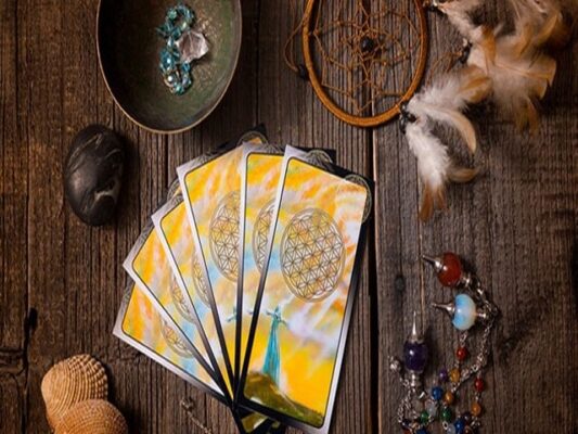 Cách đặt câu hỏi trong bài Tarot