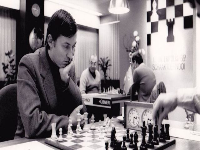 Bậc thầy người Nga Anatoly Karpov
