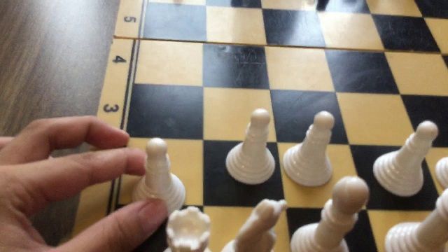Quân cờ trên bàn cờ