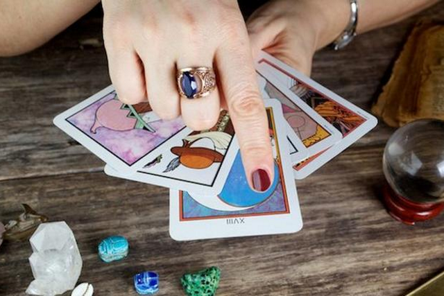 Khán giả có thể rút các lá bài khác để thêm ý nghĩa