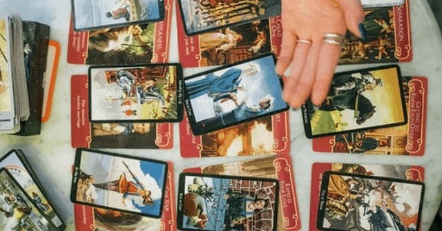 Những cuốn sách hay sẽ giúp bạn hiểu rõ hơn về các bộ bài tarot