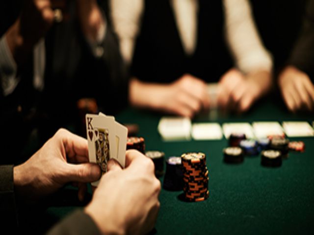 Bài poker hấp dẫn