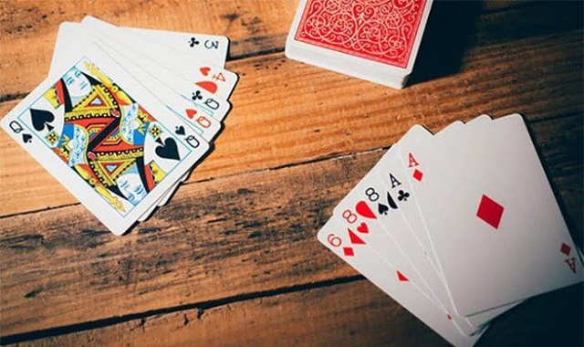 Những lưu ý khi chơi poker-ù tai