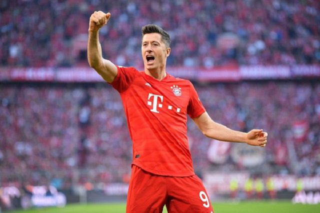 Lewandowski là cầu thủ nước ngoài ghi nhiều bàn thắng nhất tại Bundesliga