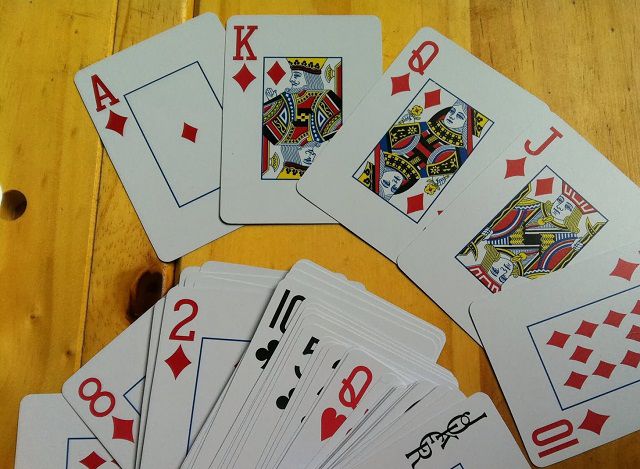 Các điều khoản trong luật chơi lốc mà người chơi cần hiểu