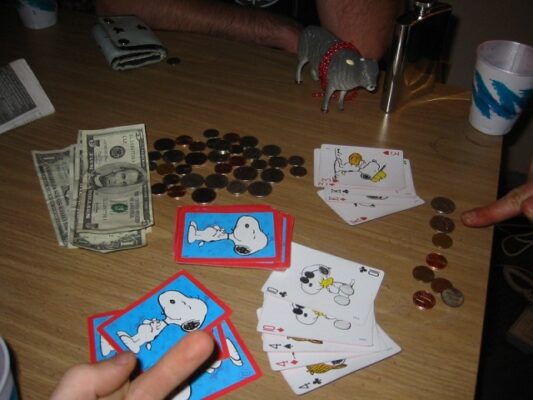 luật trò chơi bài poker rất phổ biến ở Việt Nam
