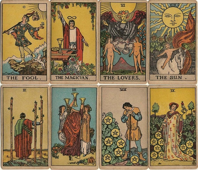 Rider Waite Smith - chuẩn mực của các lá bài Tarot