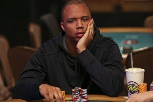 Phil Ivey là một người chơi poker chuyên nghiệp