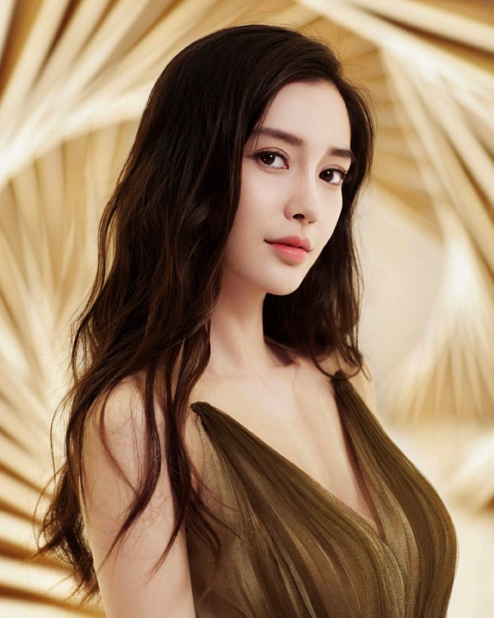 danh tieng nu minh tinh bi anh huong khong it khi vuong vao vu lum lum quang quẻ cao e1595438413972 - Angela Baby: Bóng hồng Trung Quốc hay nữ hoàng của các thị phi