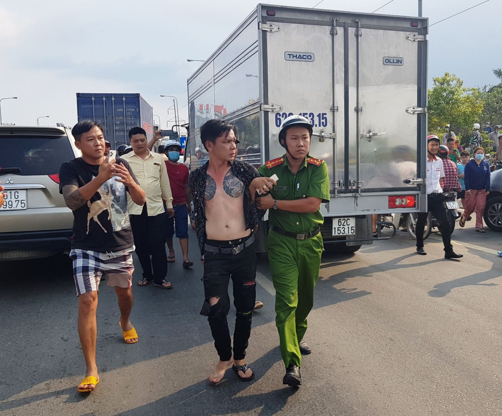 Nằm mơ thấy bị công an truy đuổi và thắng đậm có ý nghĩa gì? 1889694333