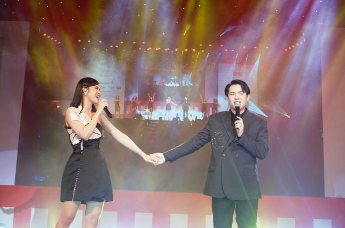Nằm mơ thấy ca sĩ Toni đánh con nào lớn? 1041261315