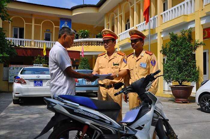 Nằm mơ thấy mất xe máy và trúng số độc đắc có ý nghĩa gì?