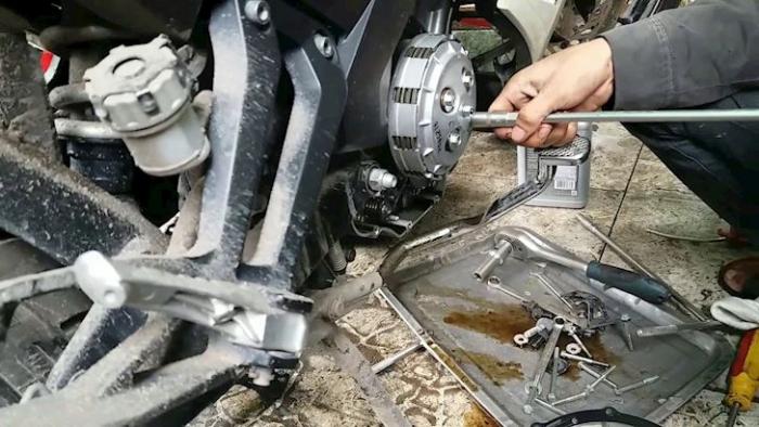 Nằm mơ thấy xe máy bị hỏng có ý nghĩa gì và tỷ lệ trúng cao là gì? 779654726