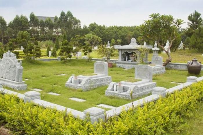 Nằm mơ thấy hai ngôi mộ có ý nghĩa gì? Điềm lành hay điềm dữ?  1057256536
