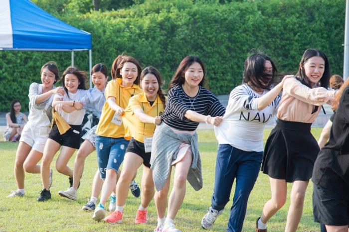 Nằm mơ thấy hội viên học cũ có ý nghĩa gì? Những con số may mắn là gì?