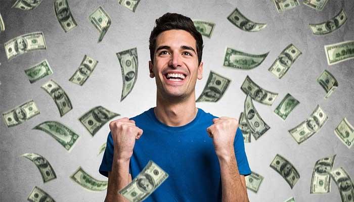 Trả lời câu hỏi 1 ngày có bao nhiêu người trúng số?