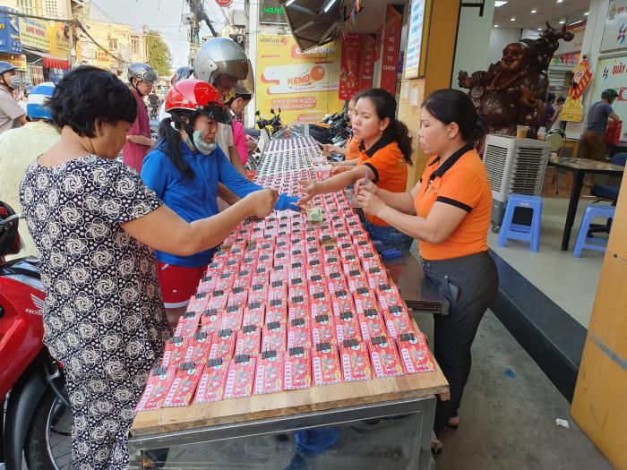 Tại sao mua vé số nhưng không bao giờ trúng thưởng? Nó nên tiếp tục hay dừng lại?