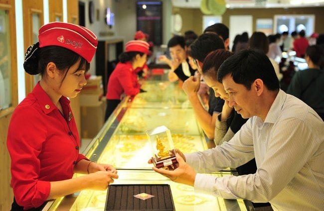 Vâng, bây giờ mua rượu qua than