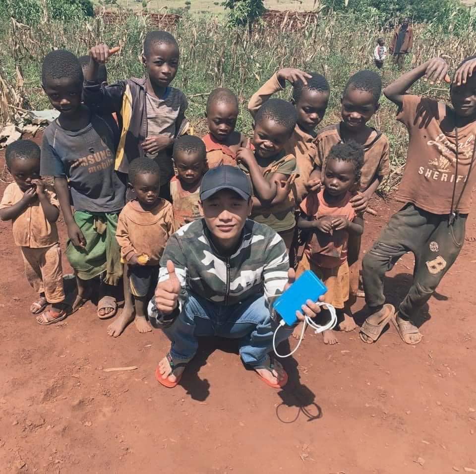 Vlog Vinh Quang là ai?