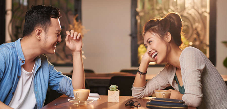 Cách bắt chuyện với người lạ