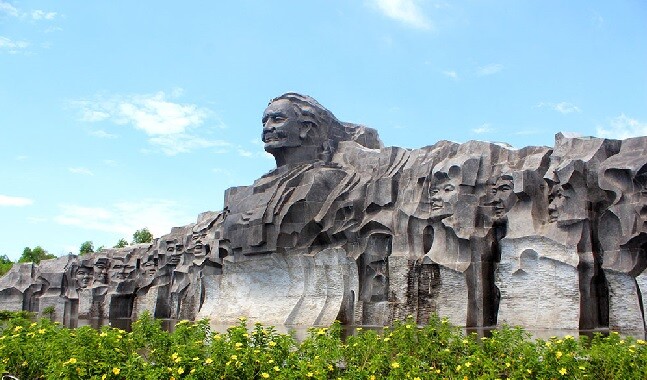 tượng đài mẹ