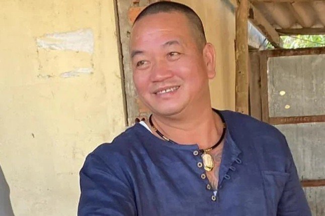 Hai cái bánh ở đâu?