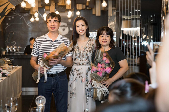 Đỗ Mỹ Linh là ai? Lộ diện danh tính chồng sắp cưới nhà Bầu Hiển Đỗ Mỹ Linh là ai? Lộ diện danh tính chồng sắp cưới nhà Bầu Hiển