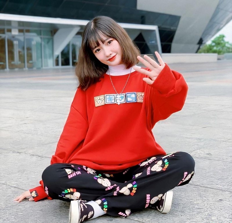 Wu Shi Qingxuan là ai? TikToker Huyền 2K4 có con chưa? bạn là ai?
