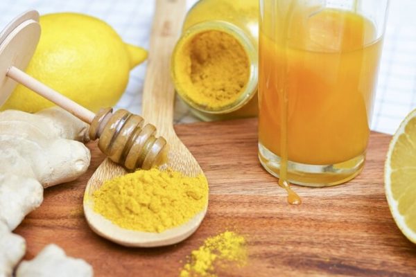 Lợi ích của việc uống tinh bột nghệ và mật ong là gì?