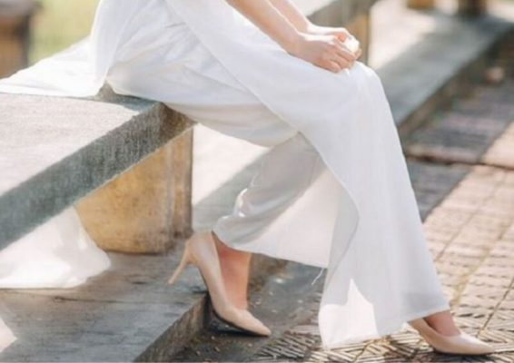 Mặc áo dài đi giày nào